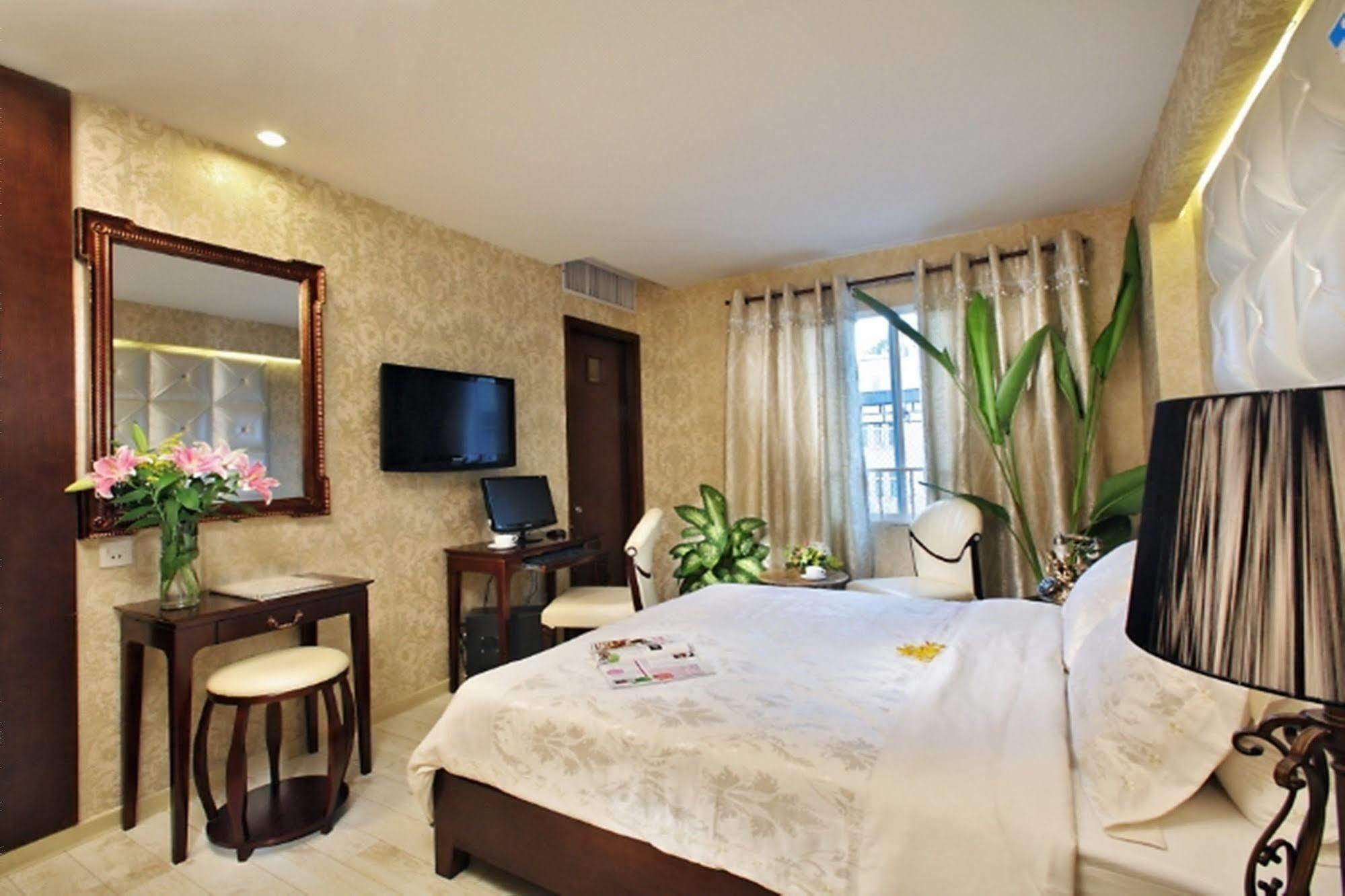 A&Em - The Petit Hotel Хошимин Экстерьер фото